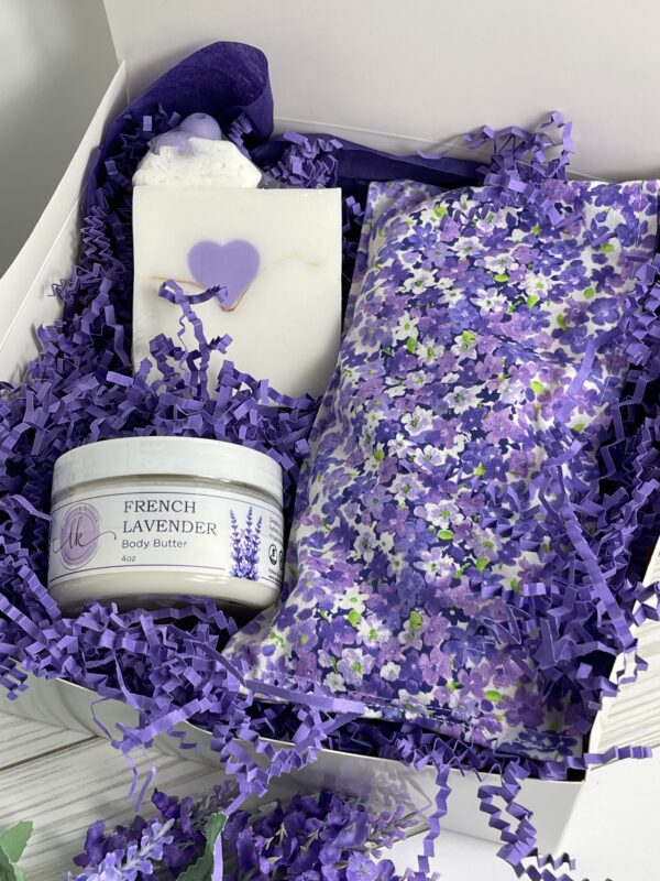 Lavender Kisses Farm Valentine Huggie Gift Set